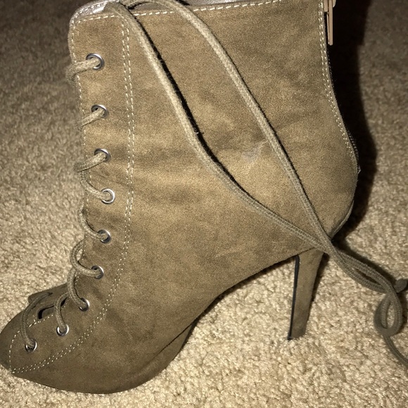 Shoes - Picture 2 of 2